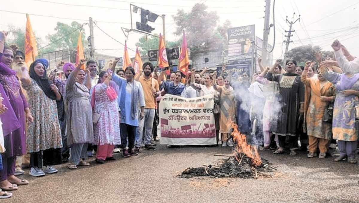 Punjab Computer Teachers Protest Hunger Strike Gathers Momentum,