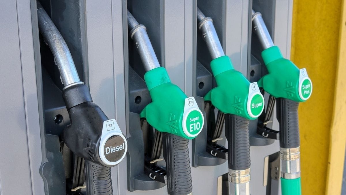 2 Govt ends windfall gains tax on crude oil, fuel exports