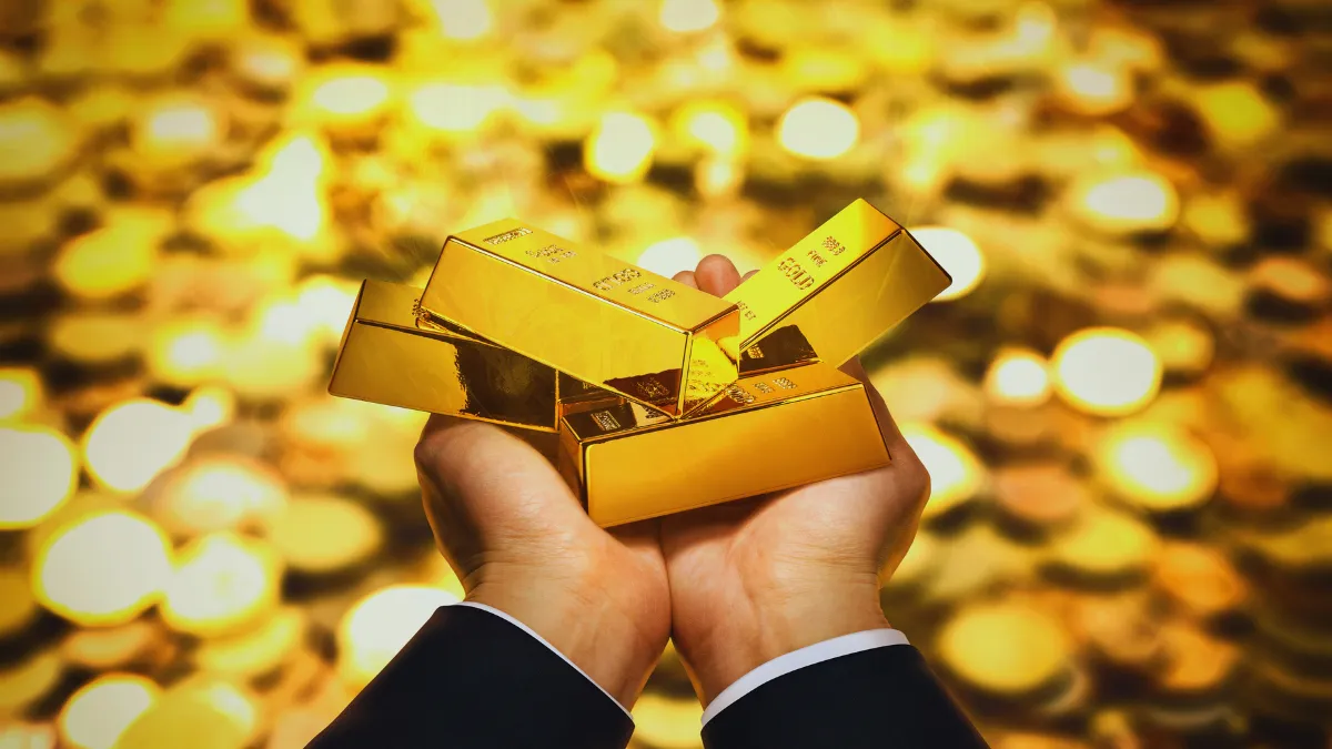 Gold Prices Fall Amid Surging Global Economic Uncertainty