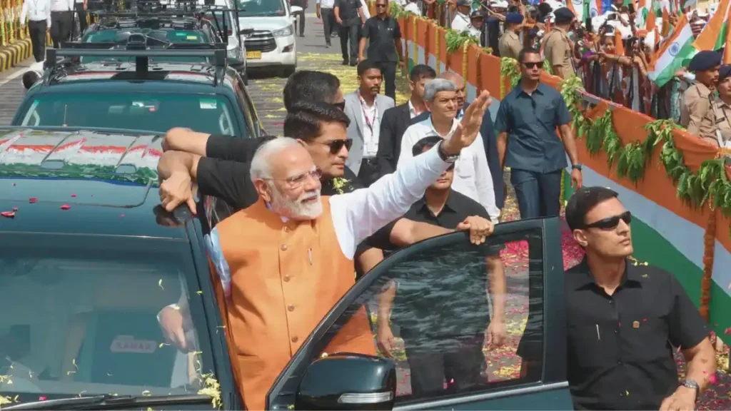 PM Modi Vadodara roadshow
