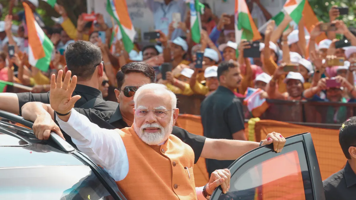 PM Modi Vadodara roadshow